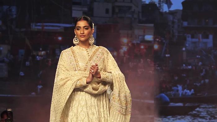 Sonam Sizzles At Bombay Times Fashion Week