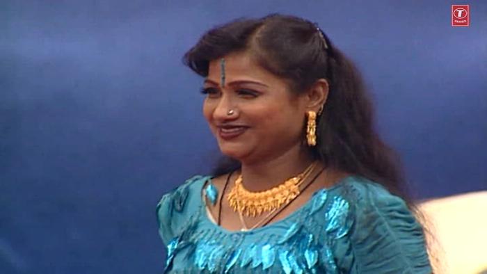 Bola Bola Babua Video Song from Bhojpuri Naach Programme Live Vol.2 |  Anuradha Paudwal | Bhojpuri Video Songs | Video Song : Hungama