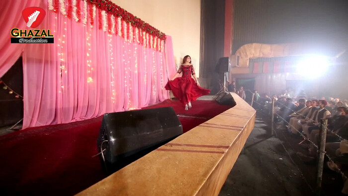 Muskan Badmasha Jenai Song Dance In Cinema