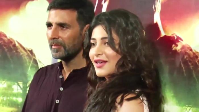 Download Coffee Peetey Peetey Song Gabbar Is Back Review Video Song From Bollywood Gossip Video Songs Hungama download coffee peetey peetey song