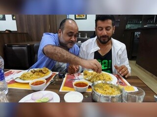 The Original Belgaum Biryani Chicken And Mutton Biryani at Niyaaz Biryani Kolhapur | VLOG 11