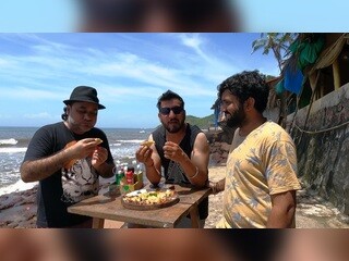 Not Italian!! Its The Indian Tandoori Sea Food Pizza | Guru Baar | Goa | Tasty Boys Vlog 1