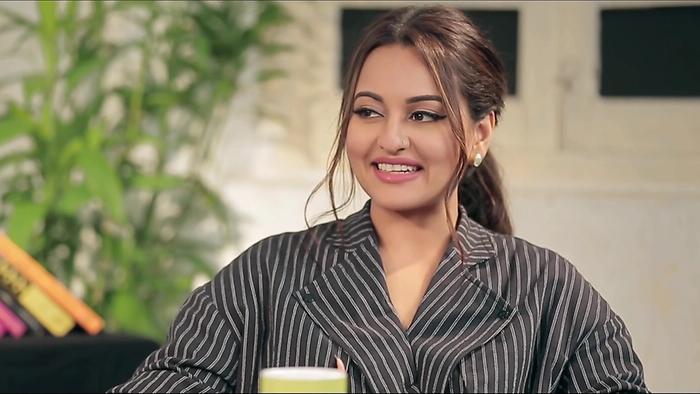 Sonakshi Heroine Ka Sexy Video - Download Sonakshi Sinha Interview With Anupama Chopra Video Song from FC  Interviews :Video Songs â€“ Hungama