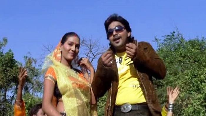 Bhauji Hamse Hanse Bole Video Song from Devra Bada Satawela | Pawan Singh | Bhojpuri  Video Songs | Video Song : Hungama