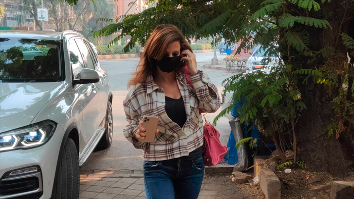 Sussanne Khan Spotted At Kroma Kay Saloon