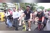 Akshay Kumar And Home Minister Dilip Walse Encourage People At Street For Sunday Drive At Marine Drive Video Song