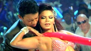 Dekhta Hai Tu Kya